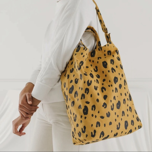 BAGGU Handbags - leopard duck bag